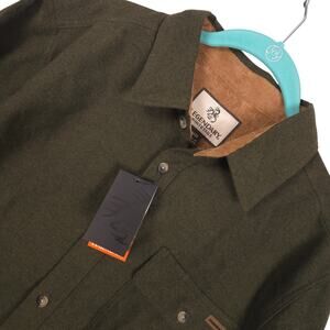 Legendary Whitetails Buck Camp Flannel Shirt Olive Green Button Up Mens M